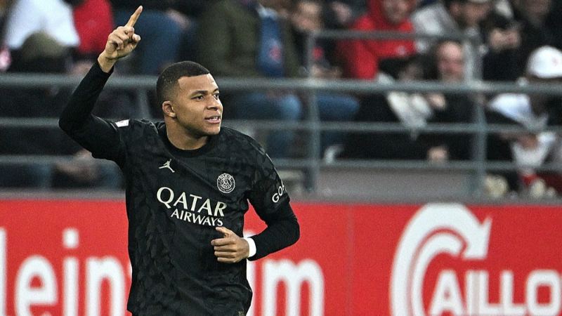 Tin ngắn bóng đá 18-3: Roy Keane đánh giá cao tiền vệ McTominay tại FA Cup 3 Mbappe có cú hat-trick siêu đẳng cho PSG