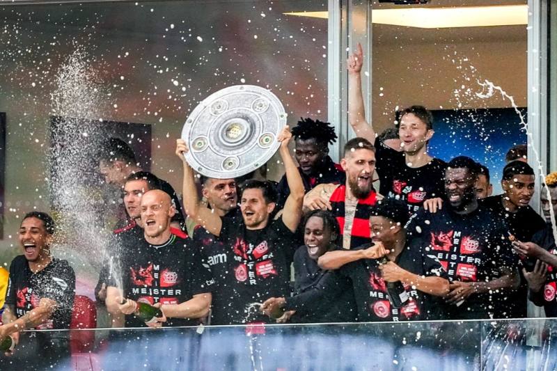 Tin ngắn bóng đá ngày 15/4: Leverkusen lần đầu vô địch Bundesliga. Emery tự hào thắng Arsenal 1 Leverkusen trở thành "tân vương" của Bundesliga