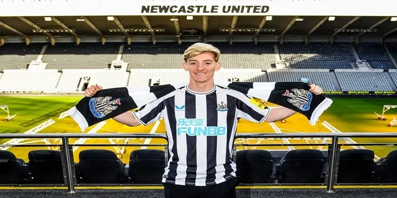 Tin ngắn bóng đá ngày 11/5: Terry vẫn luôn tin tưởng Pochettino 1 Anthony Gordon đã được Newcastle tôn vinh