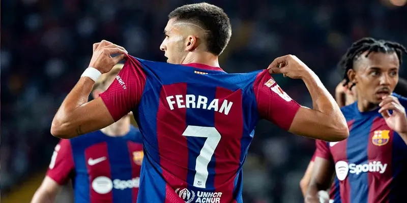 Tin ngắn bóng đá ngày 06/5: Tuchel sẵn sàng thay thế cho Ten Hag 2 Torres được ghi vào danh sách thanh lý