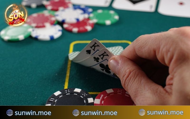 Tìm Hiểu Về Poker SUNWIN - Tựa Game Hot Nhất Năm 2024 4 Kinh nghiệm giúp người chơi thắng cược đến 99%
